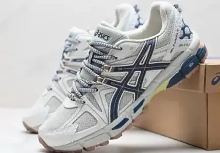 ASICS GEL-Kajana 8, versión blanca
