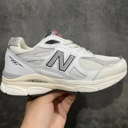New Balance NB, versión blanca