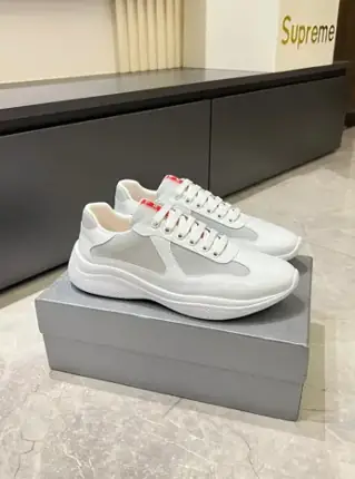 Prada Linea Rossa Sneakers, versión blanca